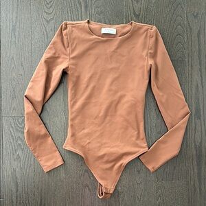 Babaton brown contour long sleeve bodysuit XS